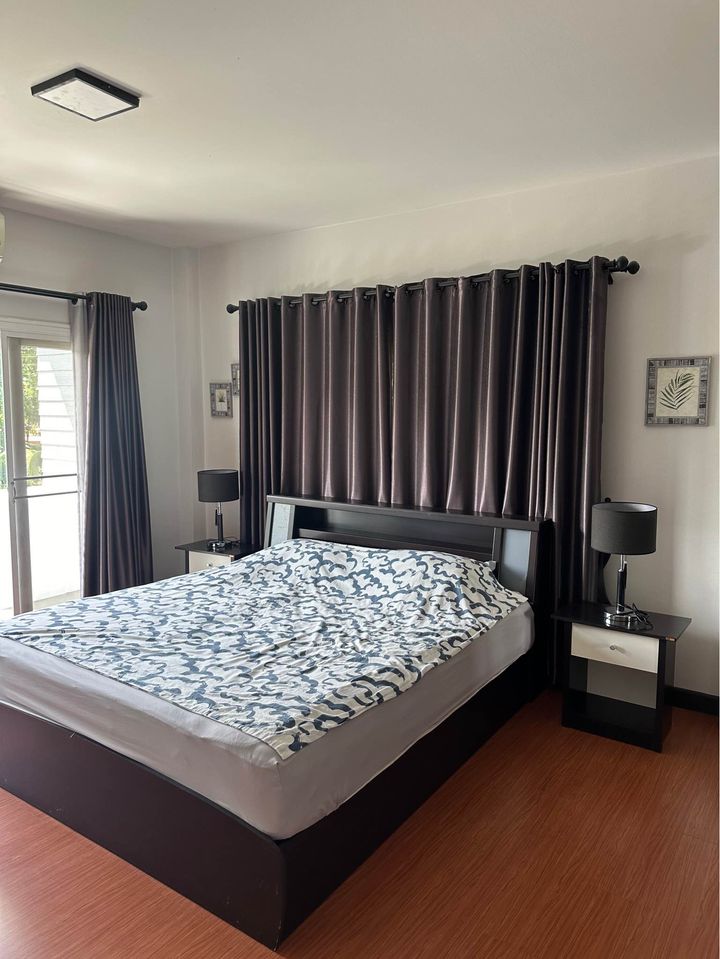 Home in Park - Image 6