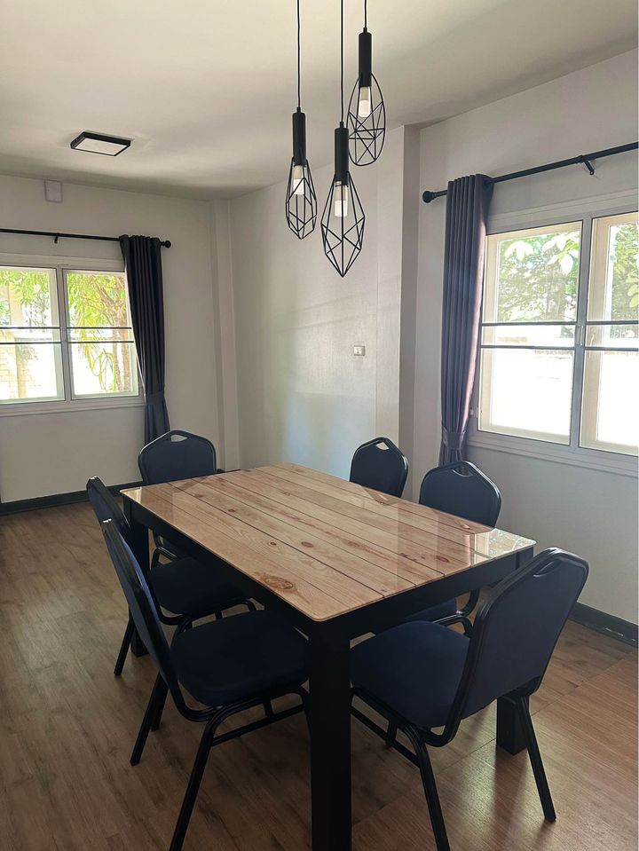 Home in Park - Image 3