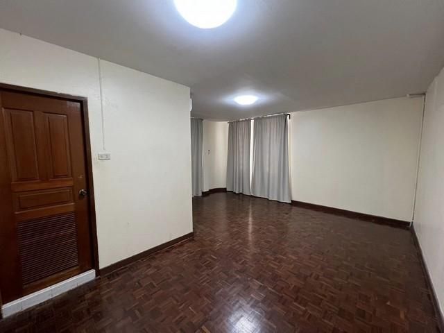 4 ห้องนอน บ้านเดี่ยว สำหรับเช่า ใน ทุ่งมหาเมฆ, สาทร, กรุงเทพมหานคร - Image 9