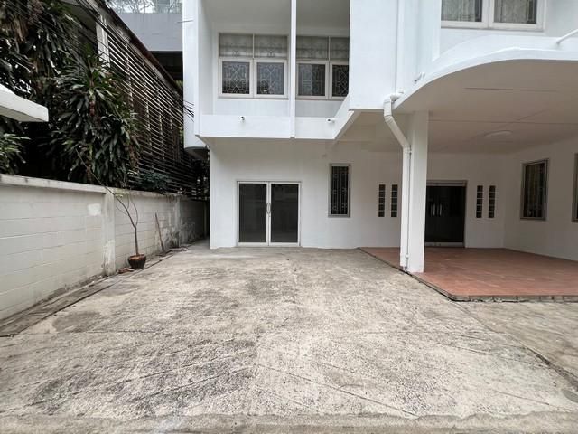 4 ห้องนอน บ้านเดี่ยว สำหรับเช่า ใน ทุ่งมหาเมฆ, สาทร, กรุงเทพมหานคร - Image 2