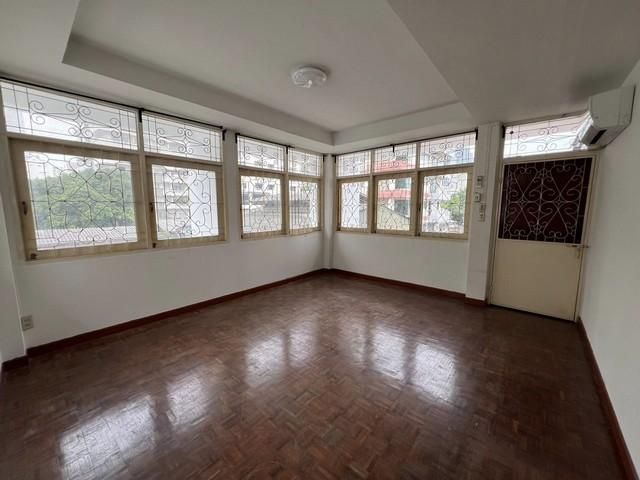 4 ห้องนอน บ้านเดี่ยว สำหรับเช่า ใน ทุ่งมหาเมฆ, สาทร, กรุงเทพมหานคร - Image 8