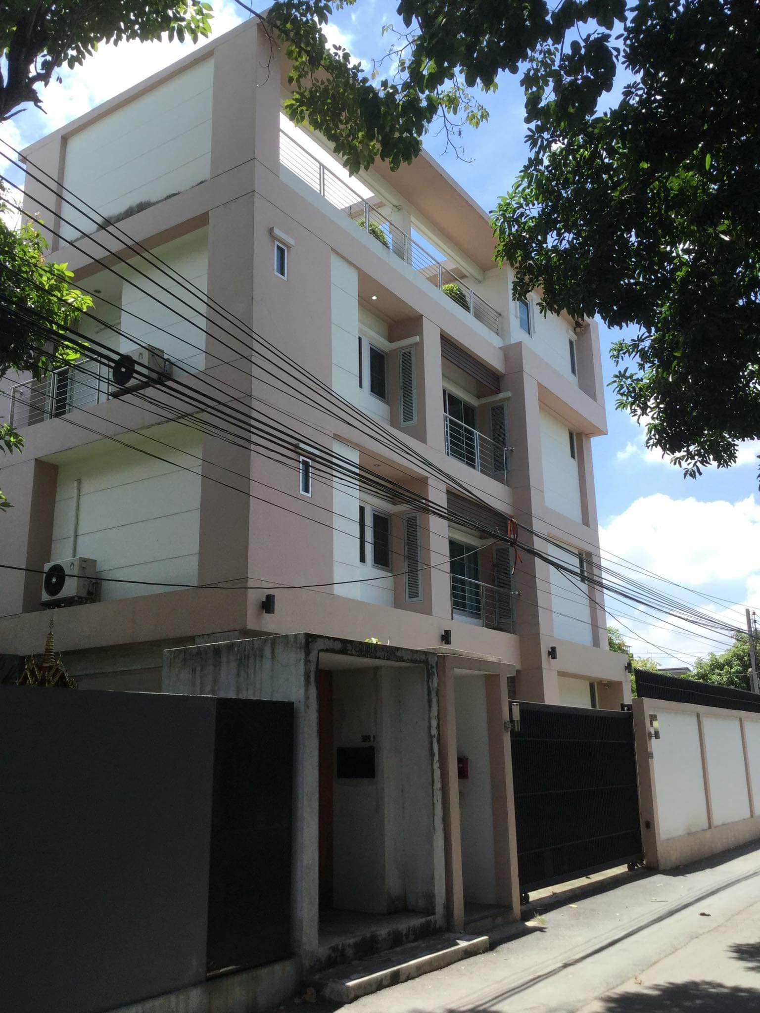 4 Bedroom House  in Khlong Tan Nuea, Vadhana, Bangkok - Image 1
