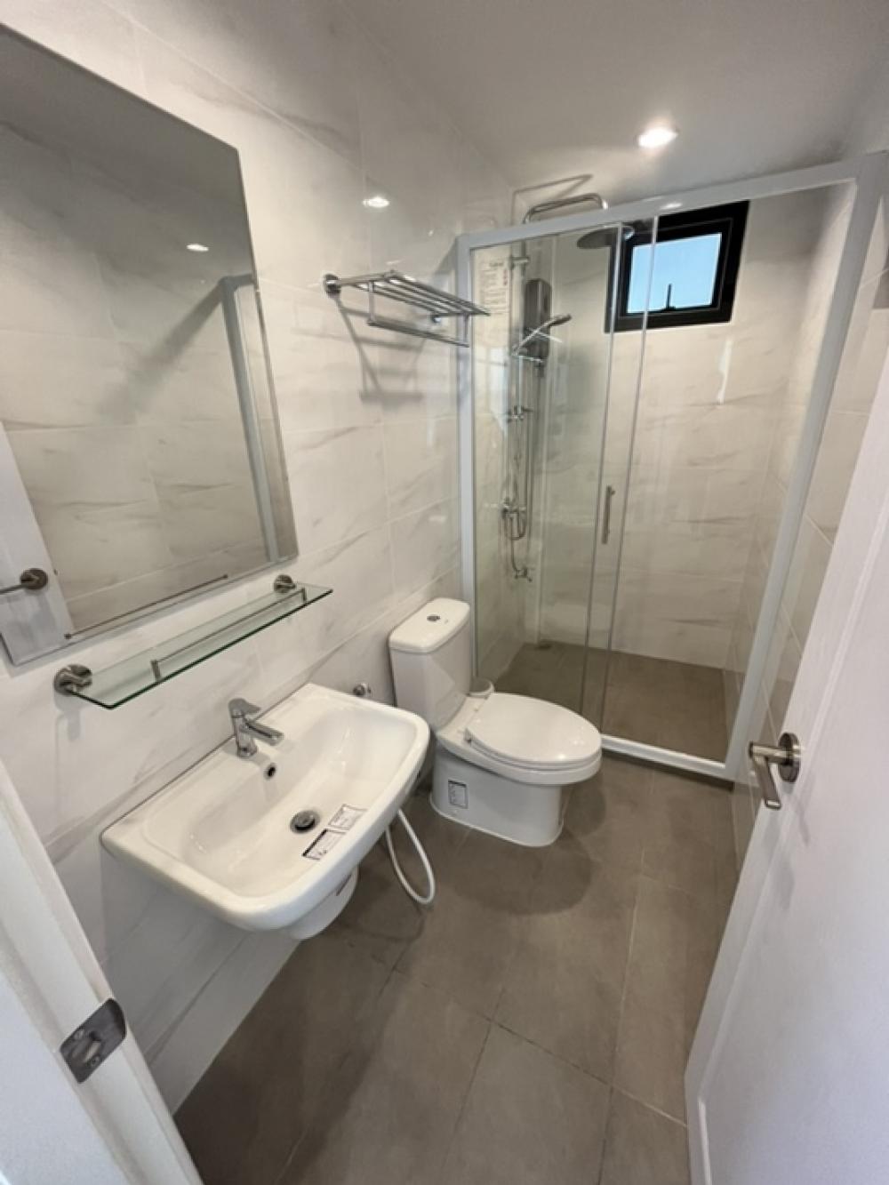 4 Bedroom House  in Sam Sen Nai, Phaya Thai, Bangkok - Image 10