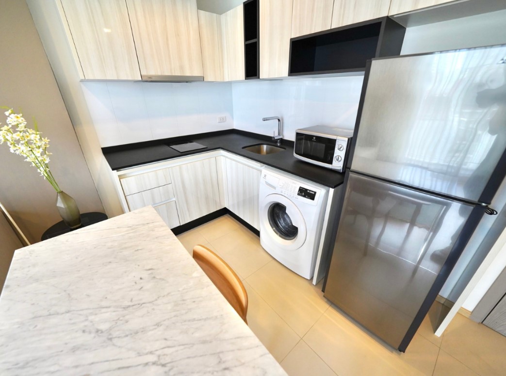 1 Bedroom Condo For Sale in Khlong Tan Nuea, Vadhana, Bangkok - Image 3