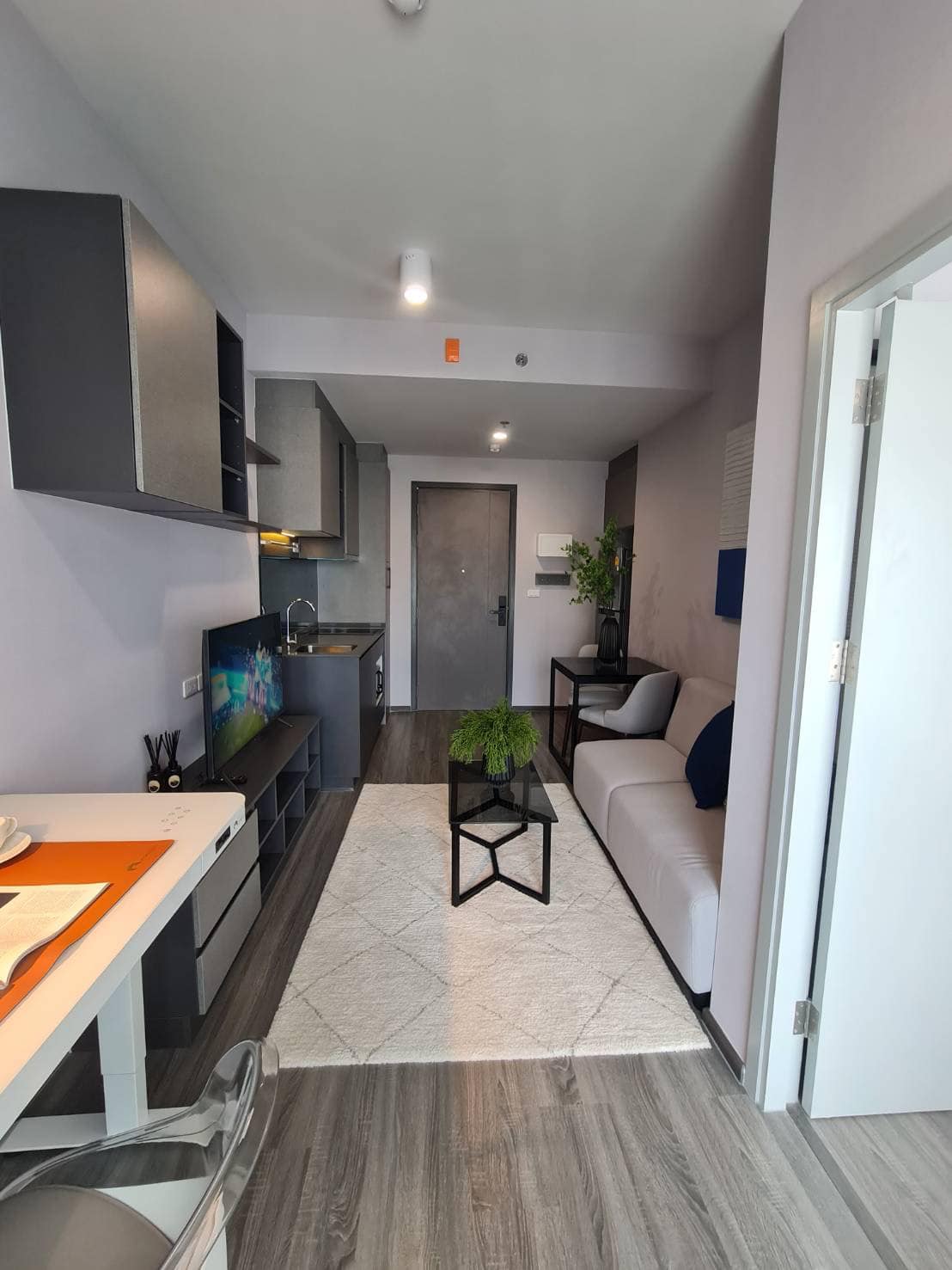 1 Bedroom Condo For Rent in Si Phraya, Bang Rak, Bangkok - Image 1