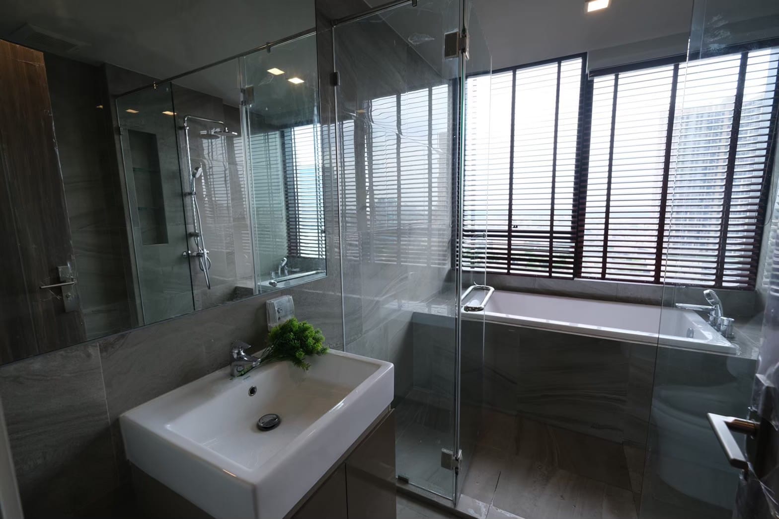 Ideo Q Sukhumvit 36 - Image 11