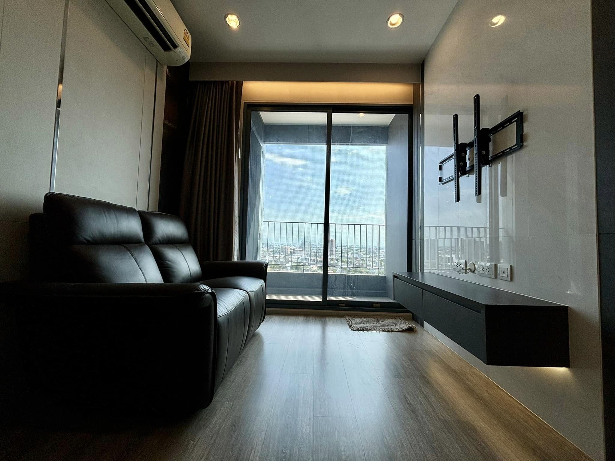 Ideo Mobi Sukhumvit 66 - Image 1
