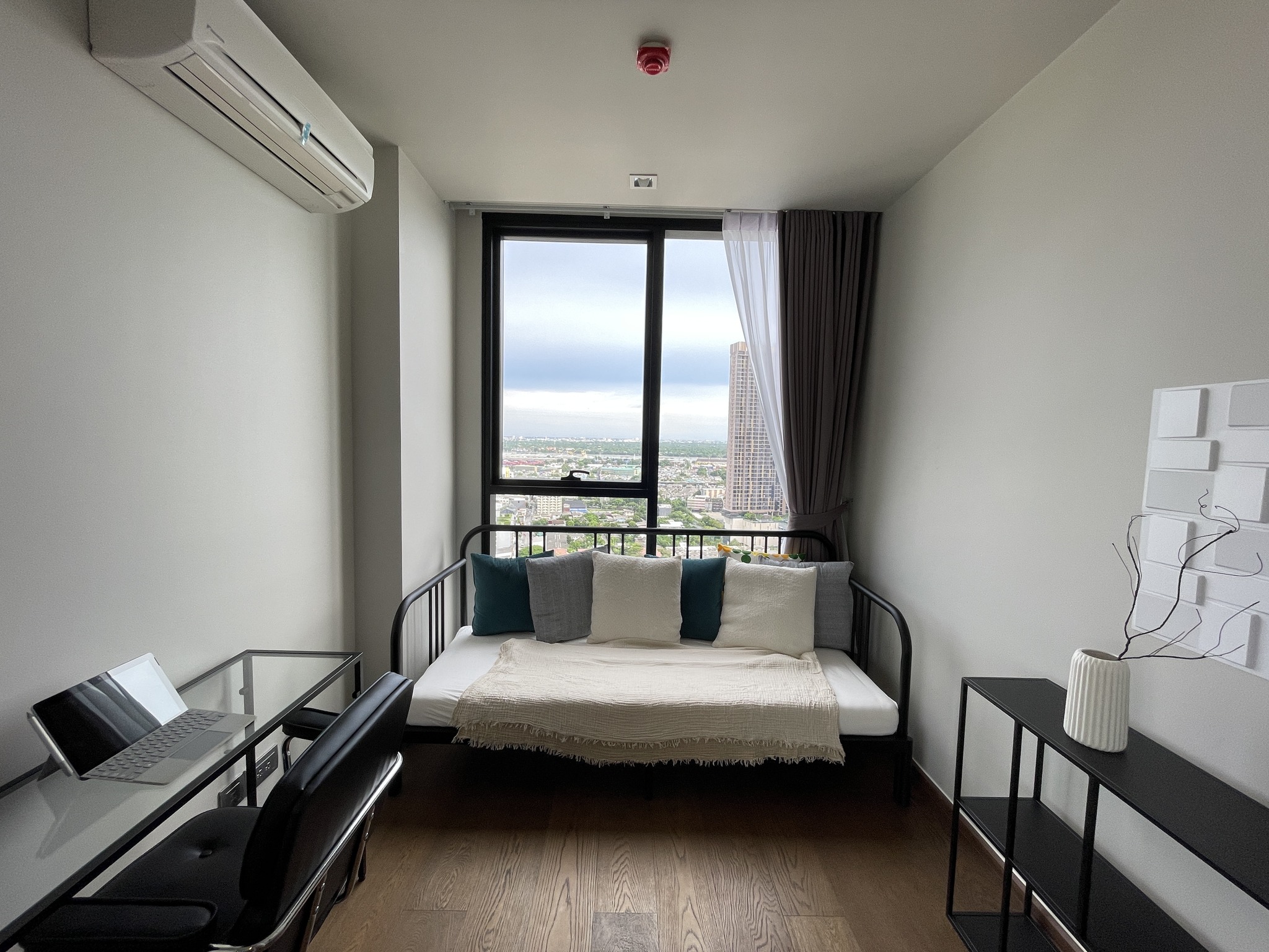 1 Bedroom Condo For Sale in Khlong Tan, Khlong Toei, Bangkok - Image 3