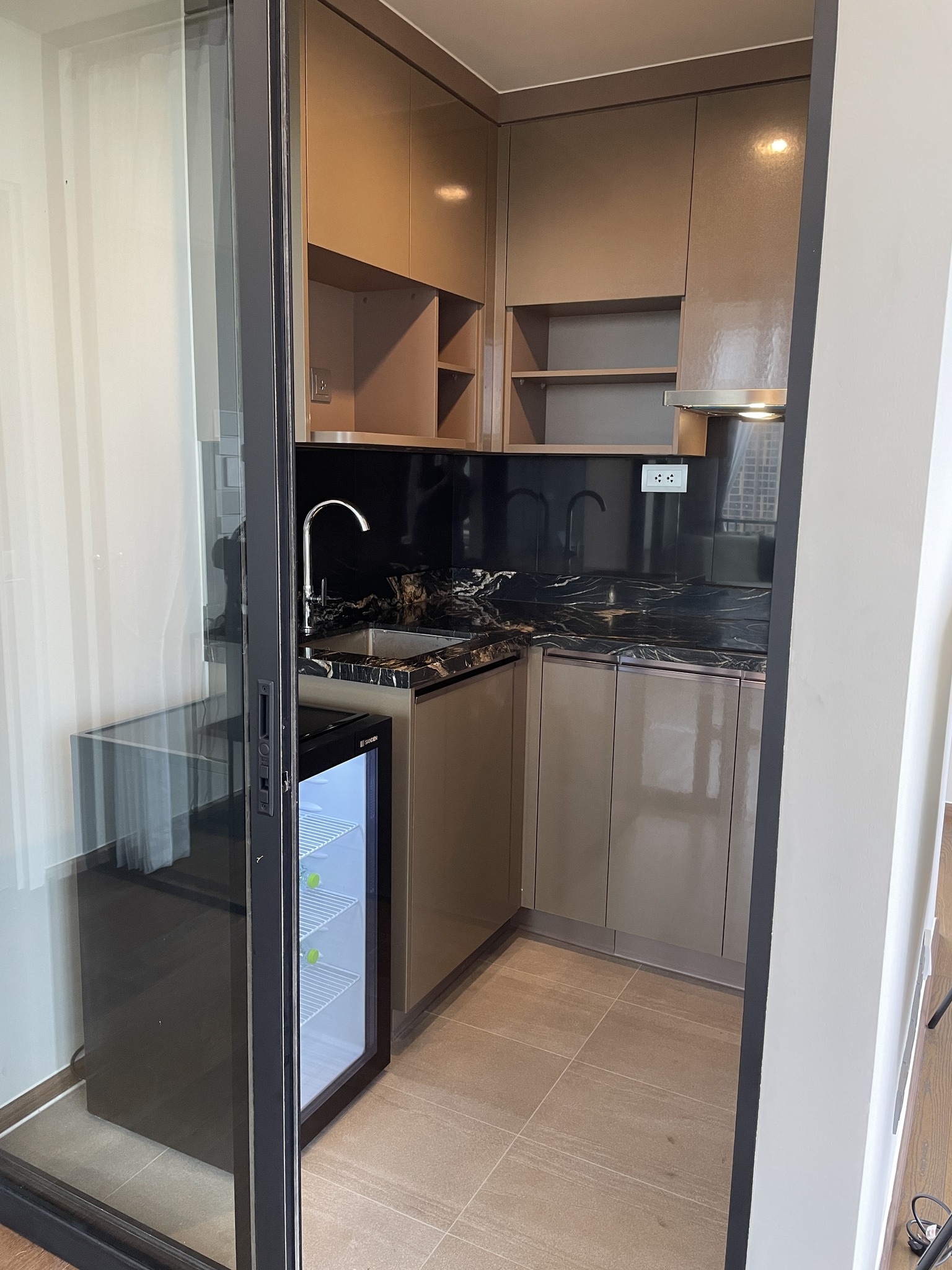 1 Bedroom Condo For Sale in Khlong Tan, Khlong Toei, Bangkok - Image 6