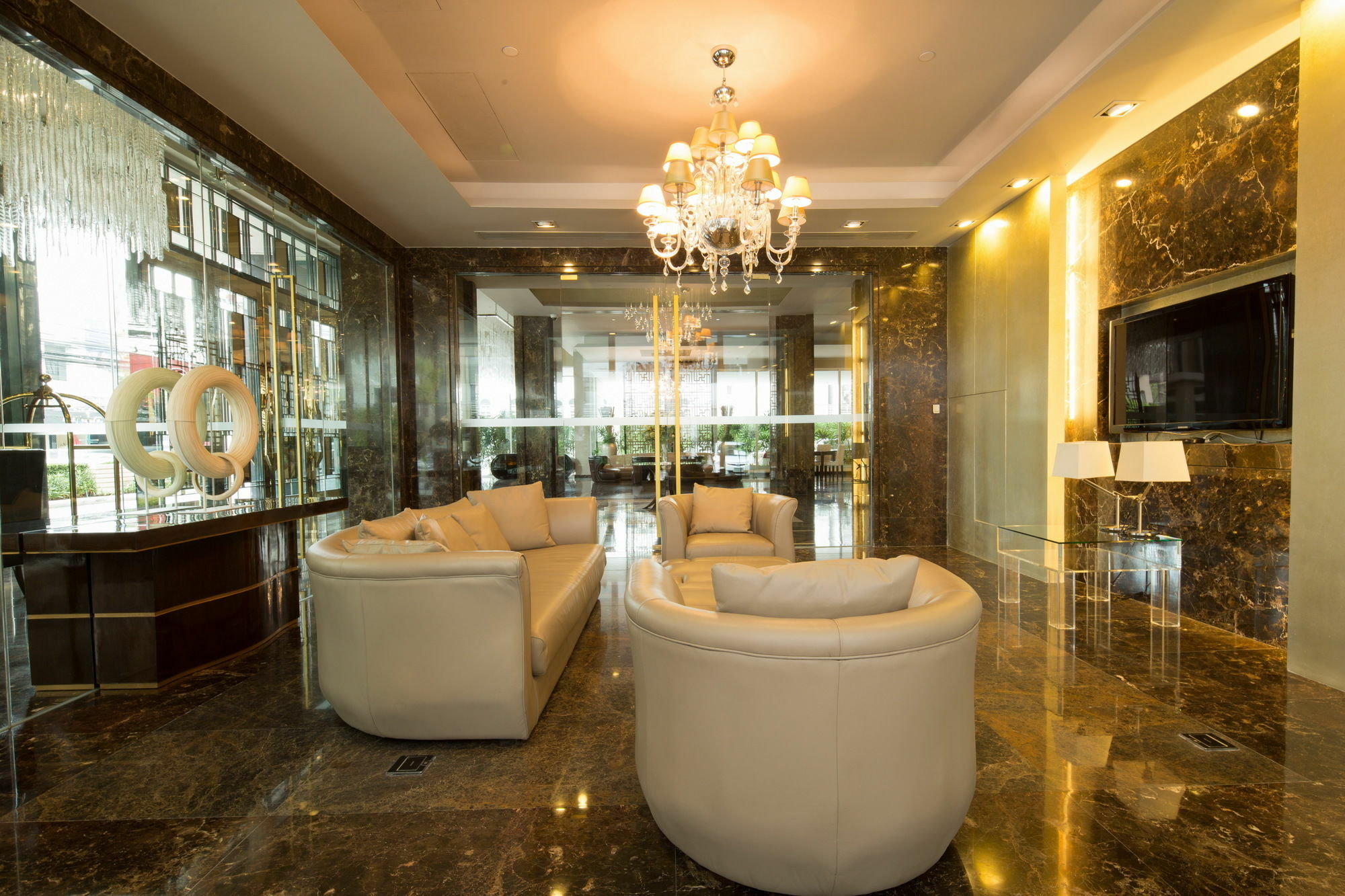 Ivy Thonglor 23 - Image 13