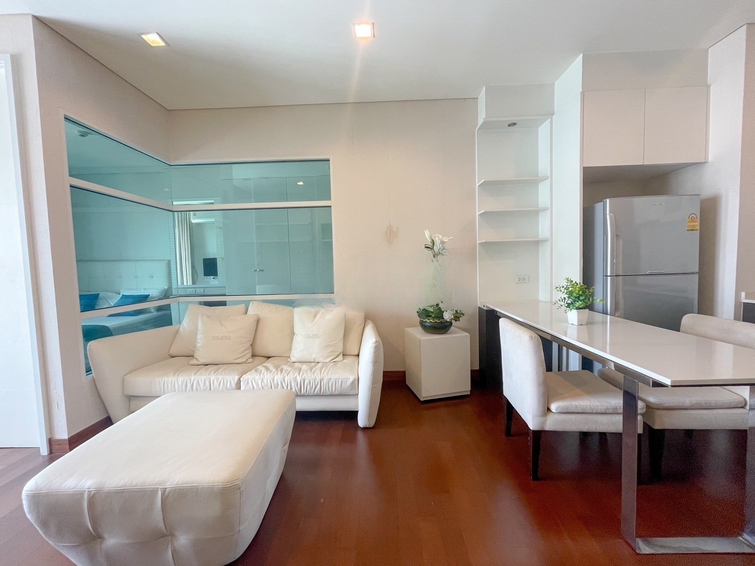 Ivy Thonglor 23 - Image 3