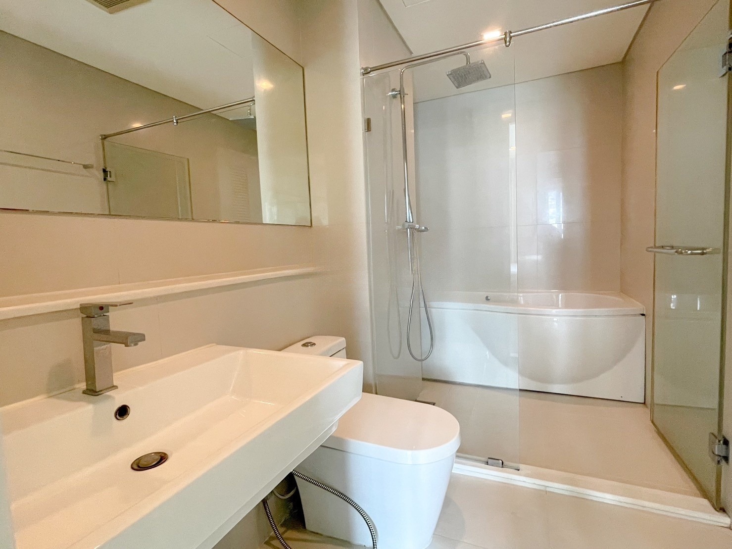 Ivy Thonglor 23 - Image 5