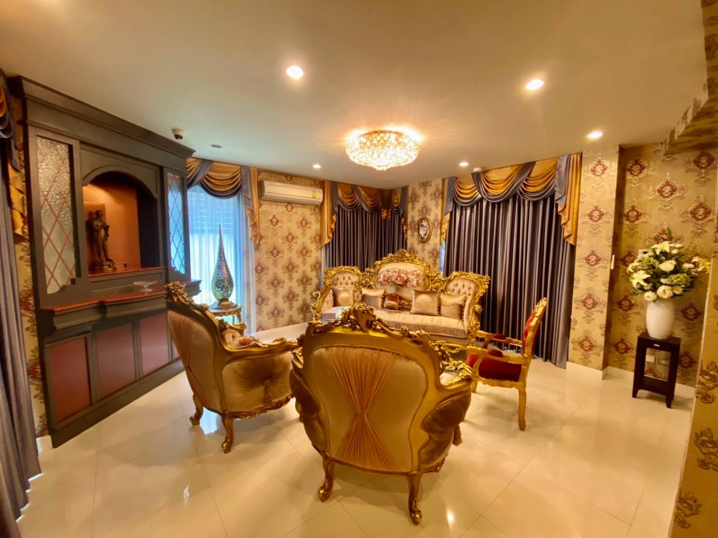Studio Townhouse For Sale in Chong Nonsi, Yan Nawa, Bangkok - Image 2