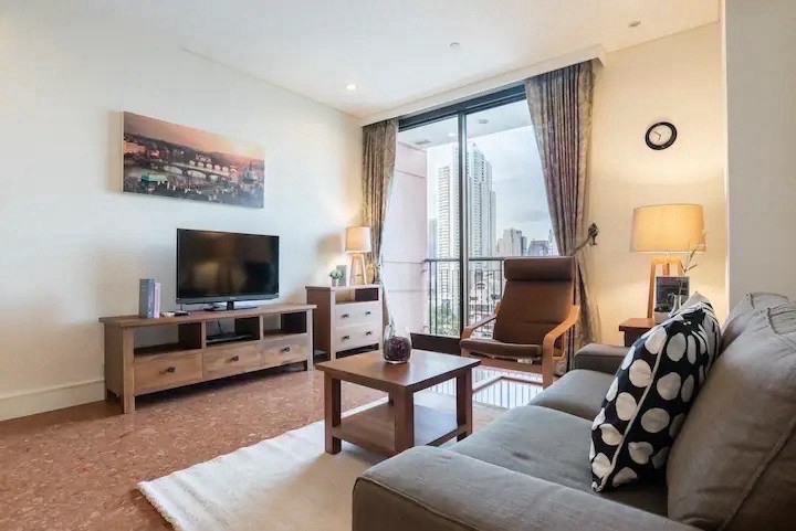 Aguston Sukhumvit 22 - Image 1