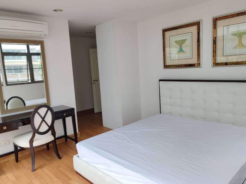 Pearl Residences Sukhumvit 24 - Image 4