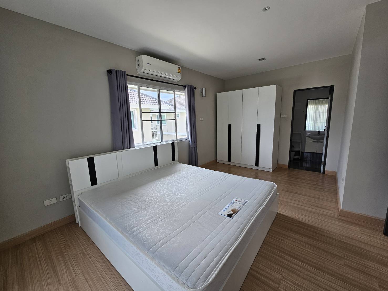 3 卧室 独立房屋  在  - Image 13