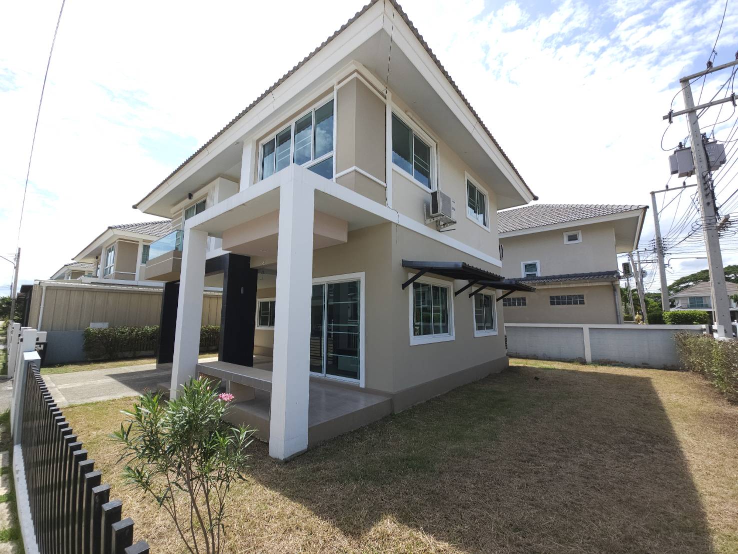 3 卧室 独立房屋  在  - Image 4