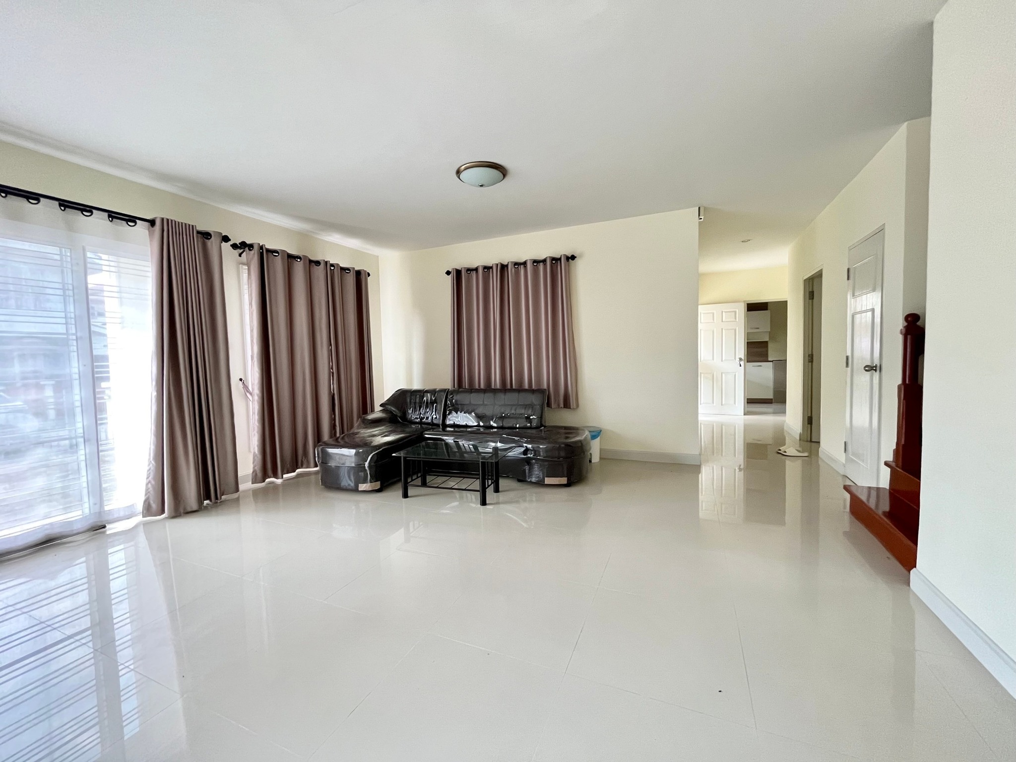4 Bedroom House For Sale in San Kamphaeng, San Kamphaeng, Chiang Mai - Image 2