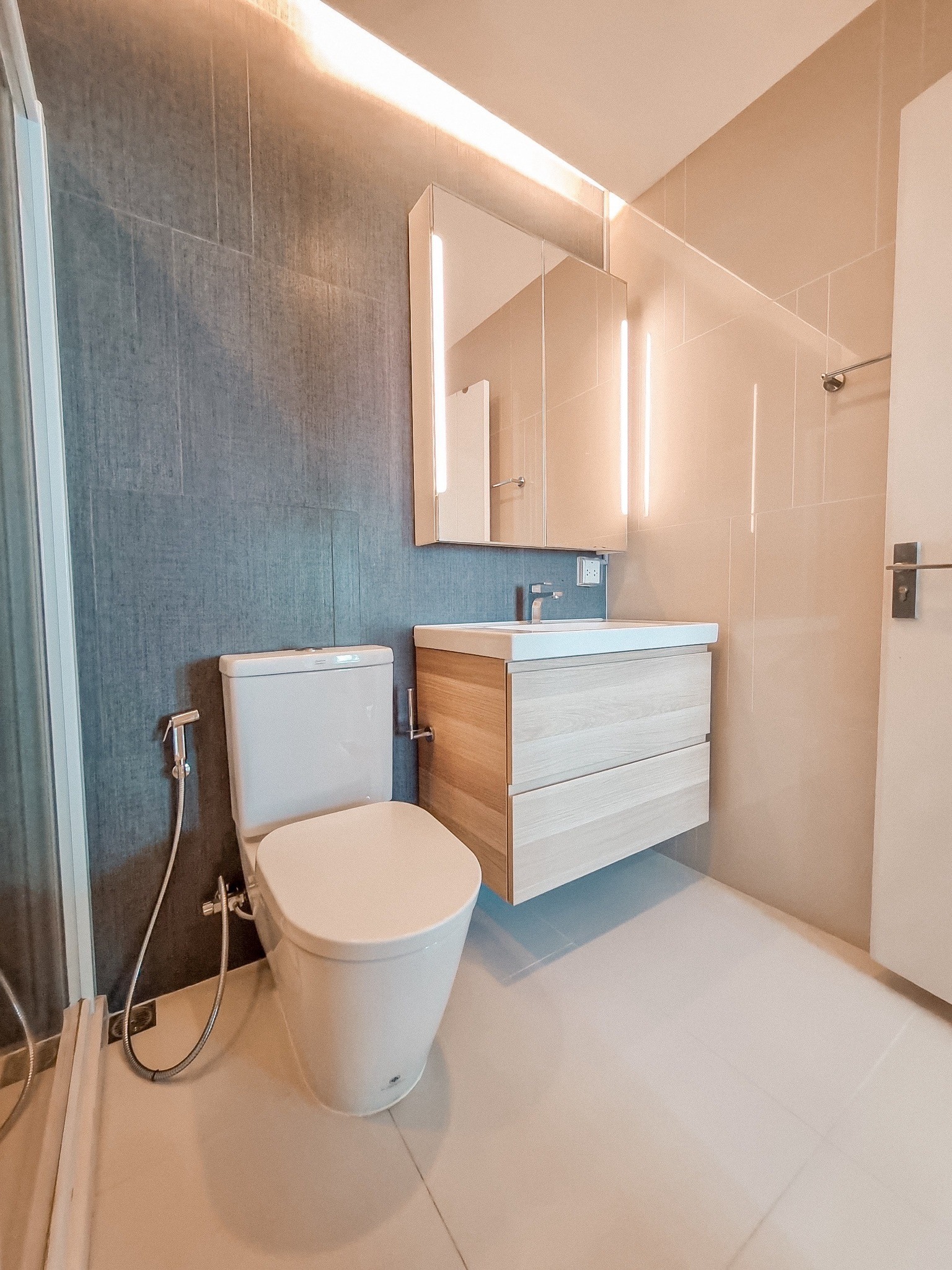 The Key Sathon-Charoen Rat - Image 6