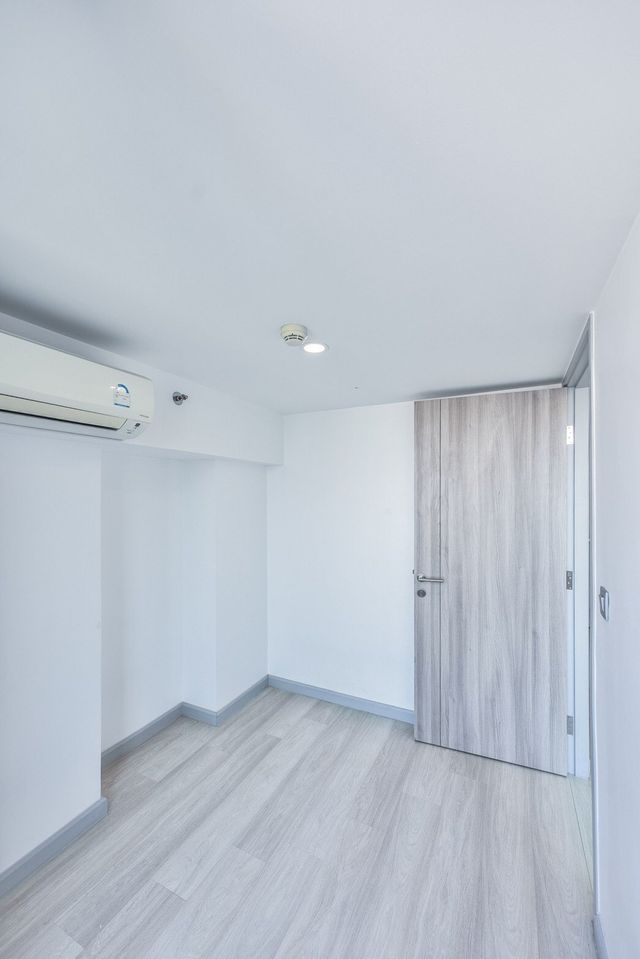 1 Bedroom Condo For Sale in Thung Mahamek, Sathon, Bangkok - Image 6