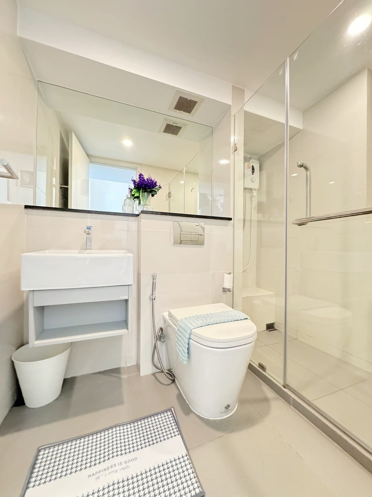 1 Bedroom Condo For Sale in Thung Mahamek, Sathon, Bangkok - Image 8