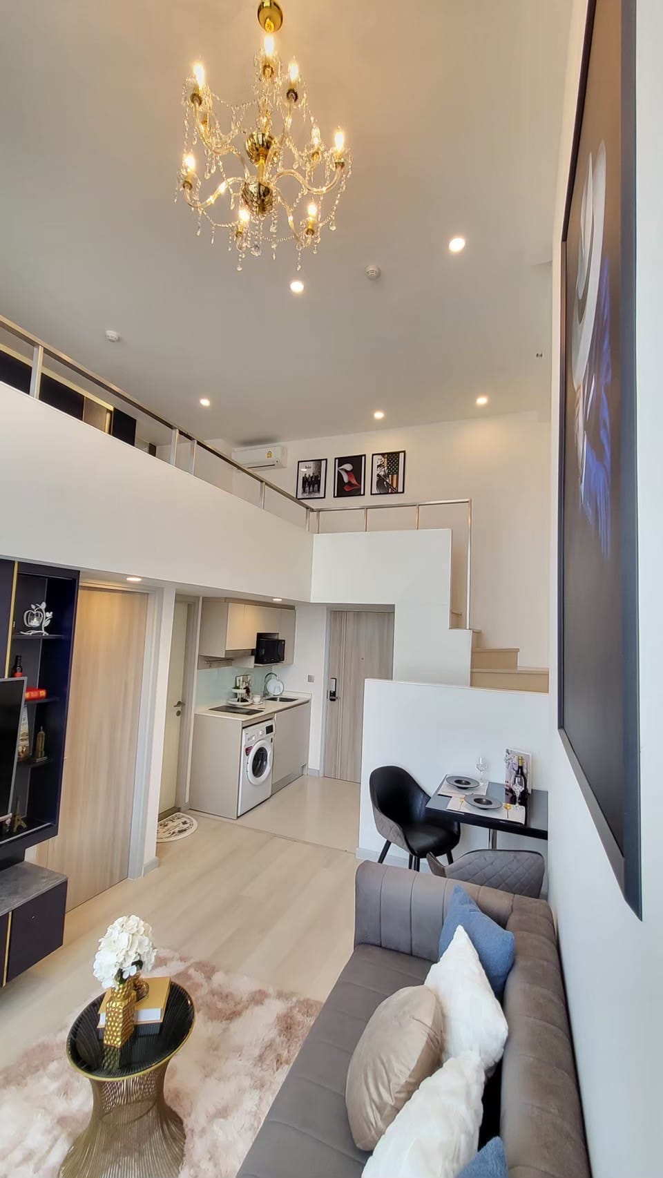 1 Bedroom Condo For Sale in Thung Mahamek, Sathon, Bangkok - Image 2