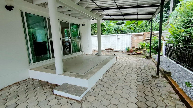 Land and Houses Park San Sai - Image 10