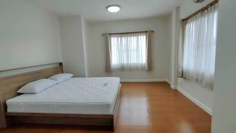 Land and Houses Park San Sai - Image 17
