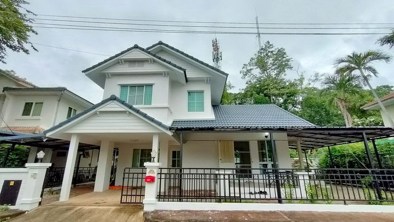Land and Houses Park San Sai - Image 1