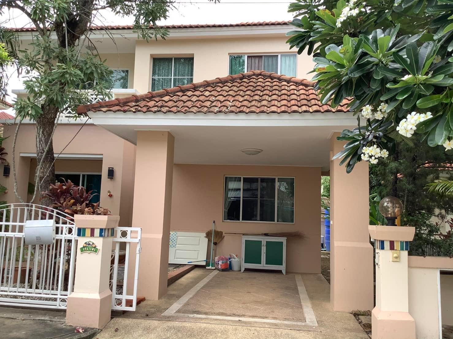 Land and Houses Park San Sai - Image 1
