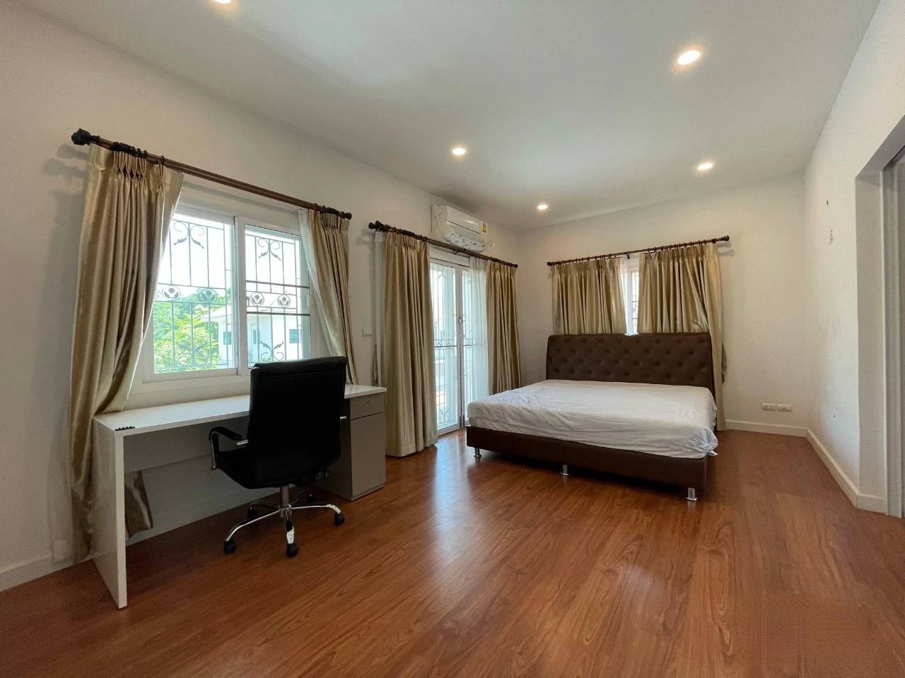 4 Bedroom House For Sale in Pa Bong, Saraphi, Chiang Mai - Image 10