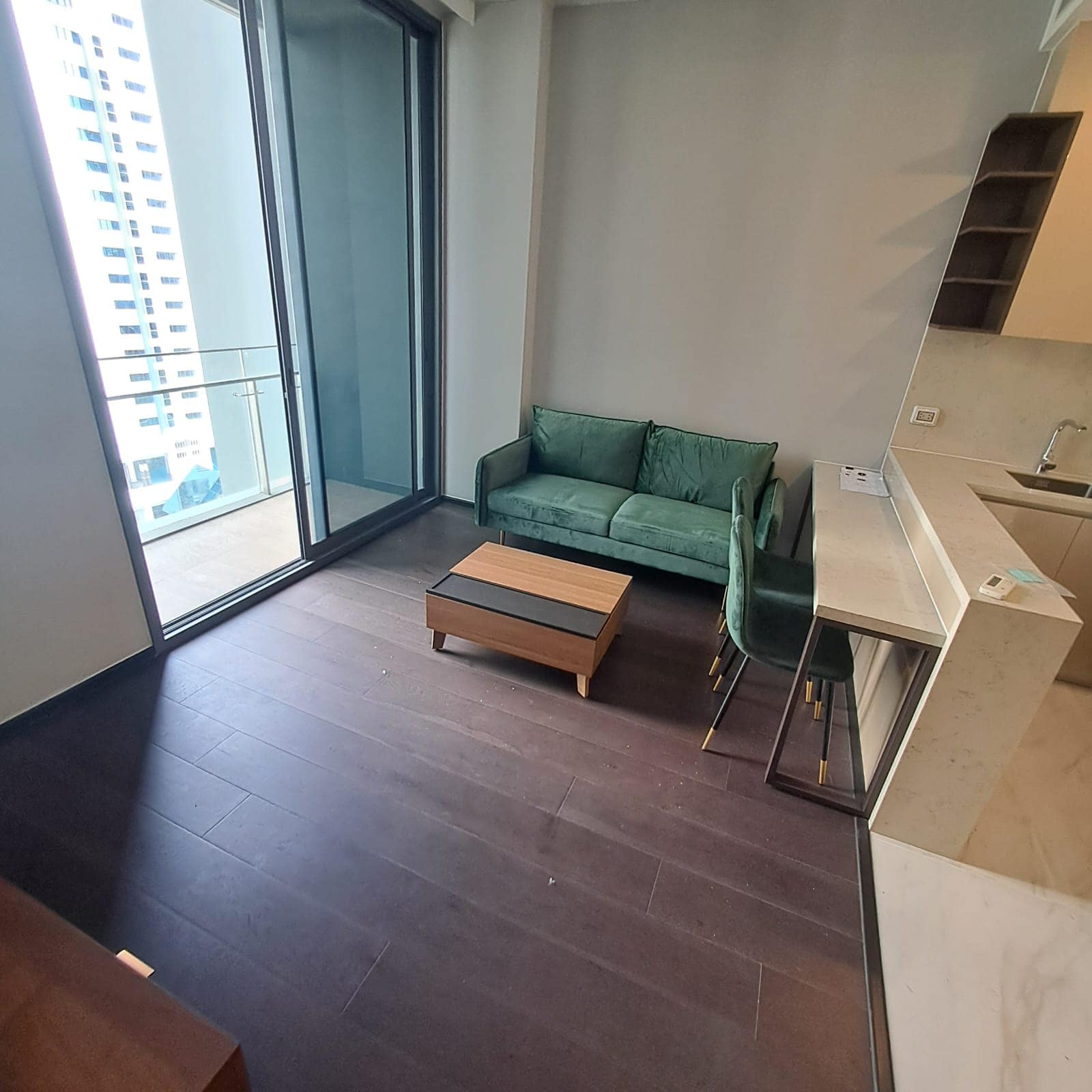 LAVIQ Sukhumvit 57 - Image 1