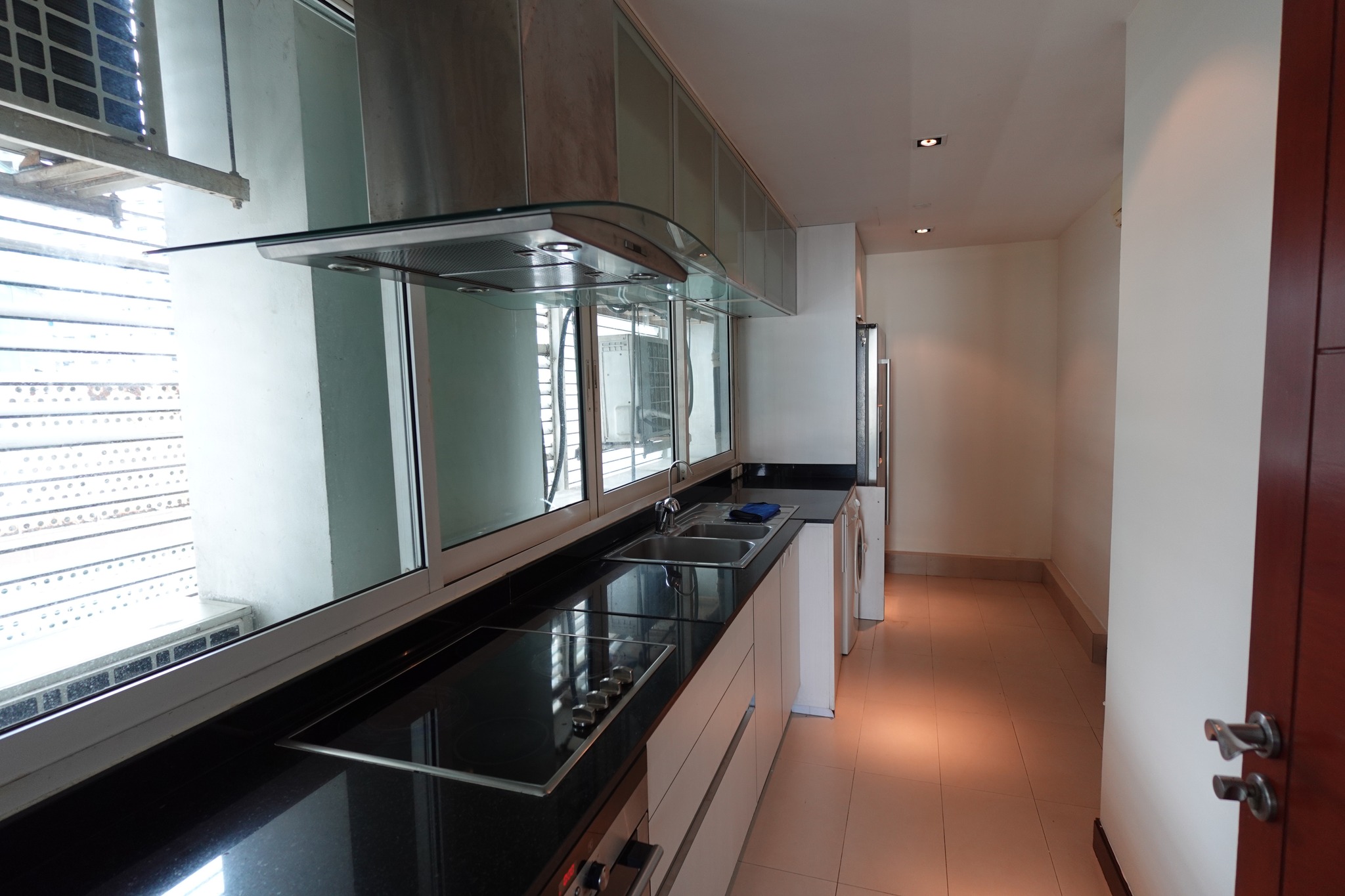 3 Bedroom Condo For Sale in Khlong Toei Nuea, Vadhana, Bangkok - Image 7
