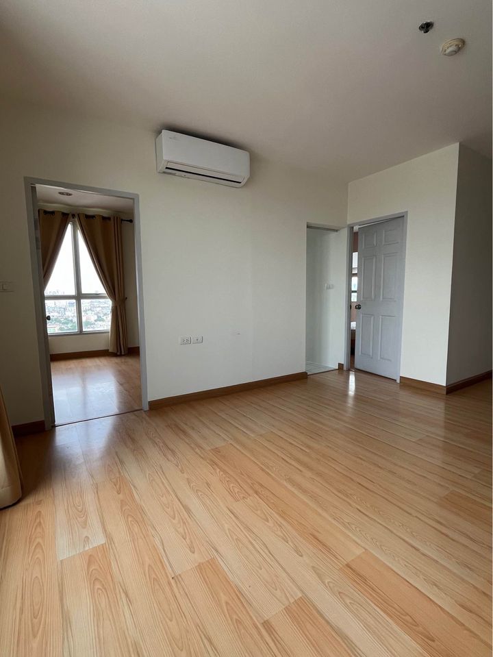 2 Bedroom Condo For Sale in Sam Sen Nok, Huai Khwang, Bangkok - Image 4