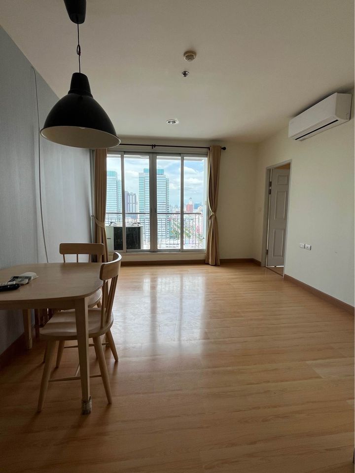 2 Bedroom Condo For Sale in Sam Sen Nok, Huai Khwang, Bangkok - Image 2