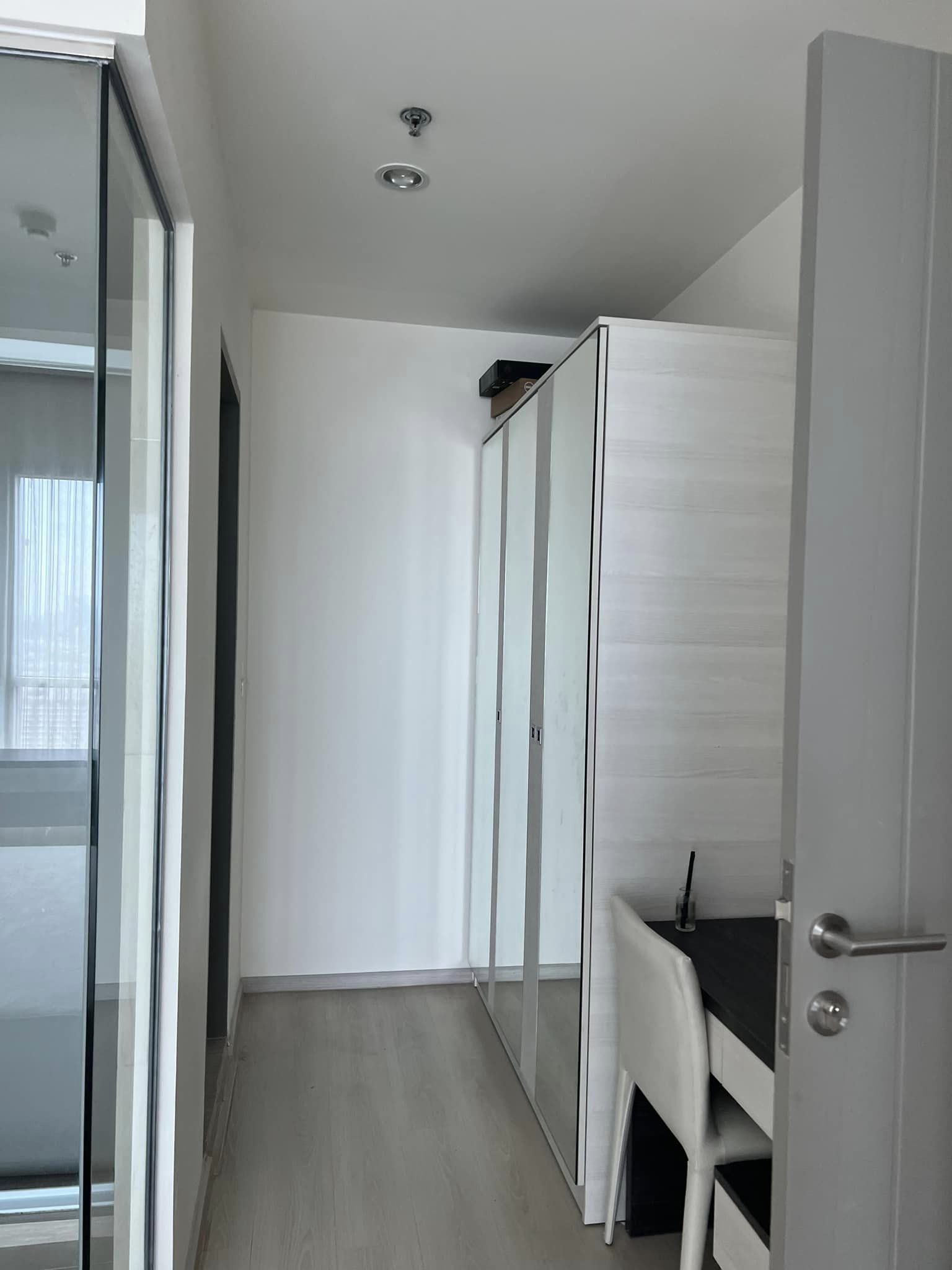 2 Bedroom Condo For Sale in Huai Khwang, Huai Khwang, Bangkok - Image 5
