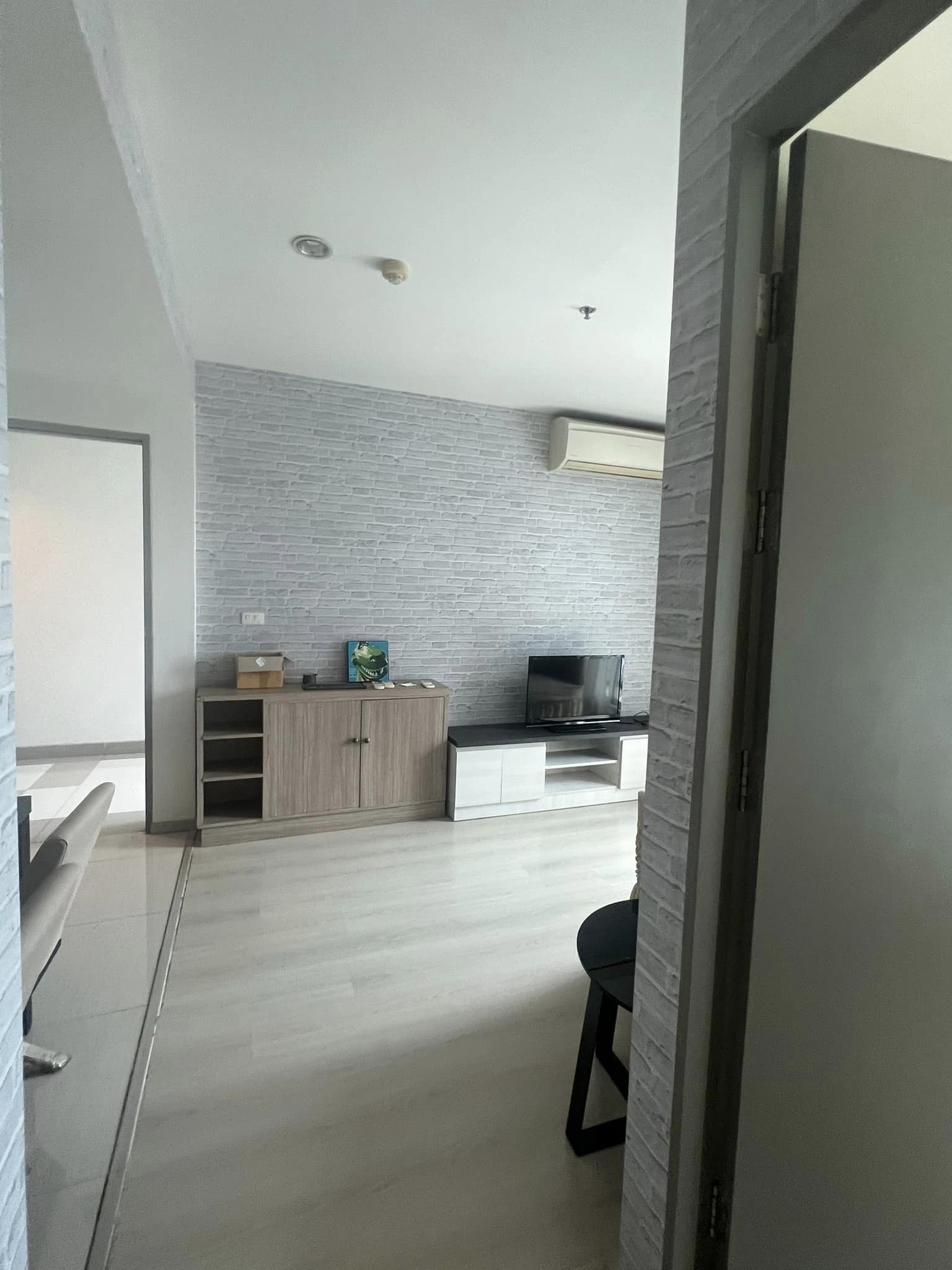 2 Bedroom Condo For Sale in Huai Khwang, Huai Khwang, Bangkok - Image 2