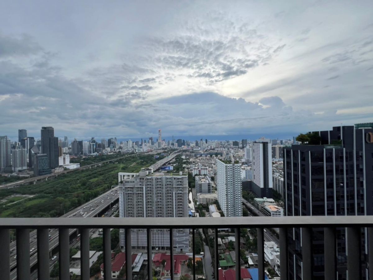 Life Asoke - Rama 9 - Image 9