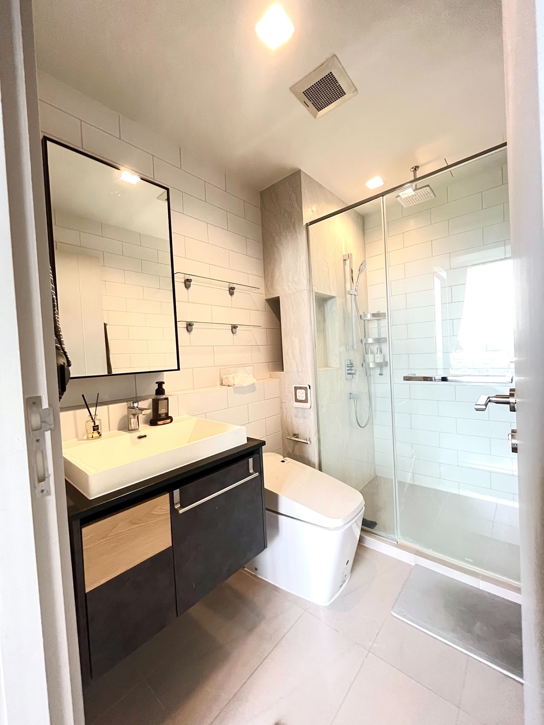 1 Bedroom Condo For Sale in Chomphon, Chatuchak, Bangkok - Image 6