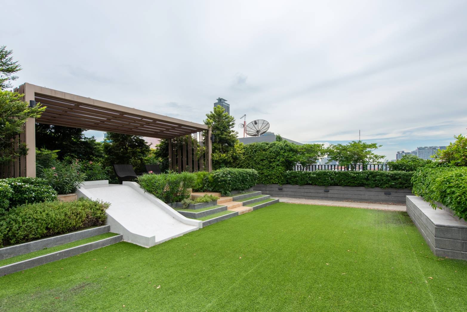LLoyd Soonvijai Condo - Image 10