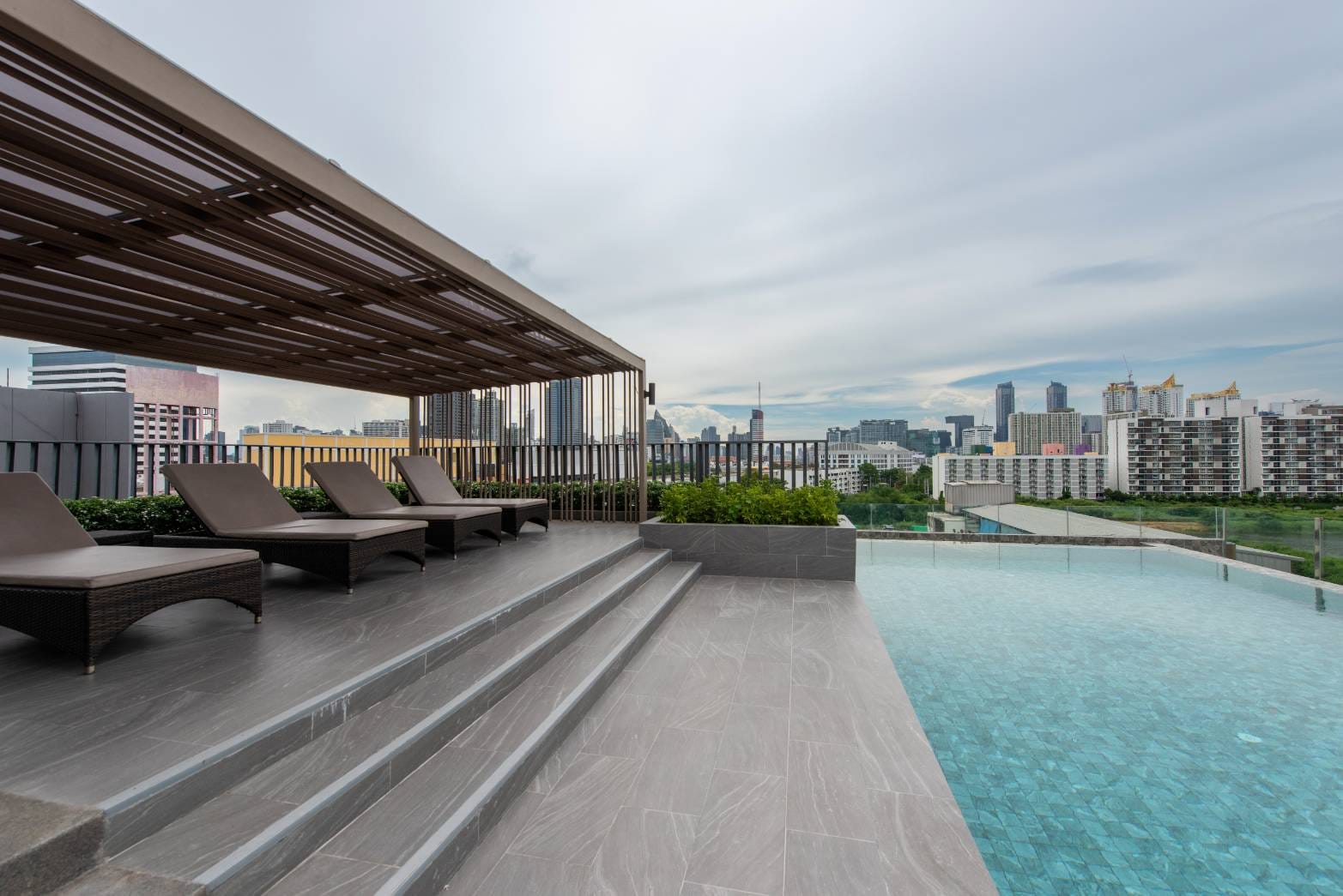 LLoyd Soonvijai Condo - Image 11