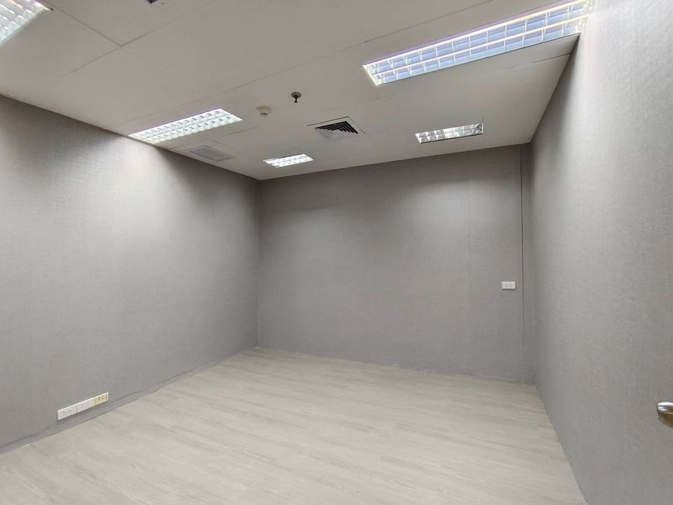  Retail Space For Sale in Thung Mahamek, Sathon, Bangkok - Image 15