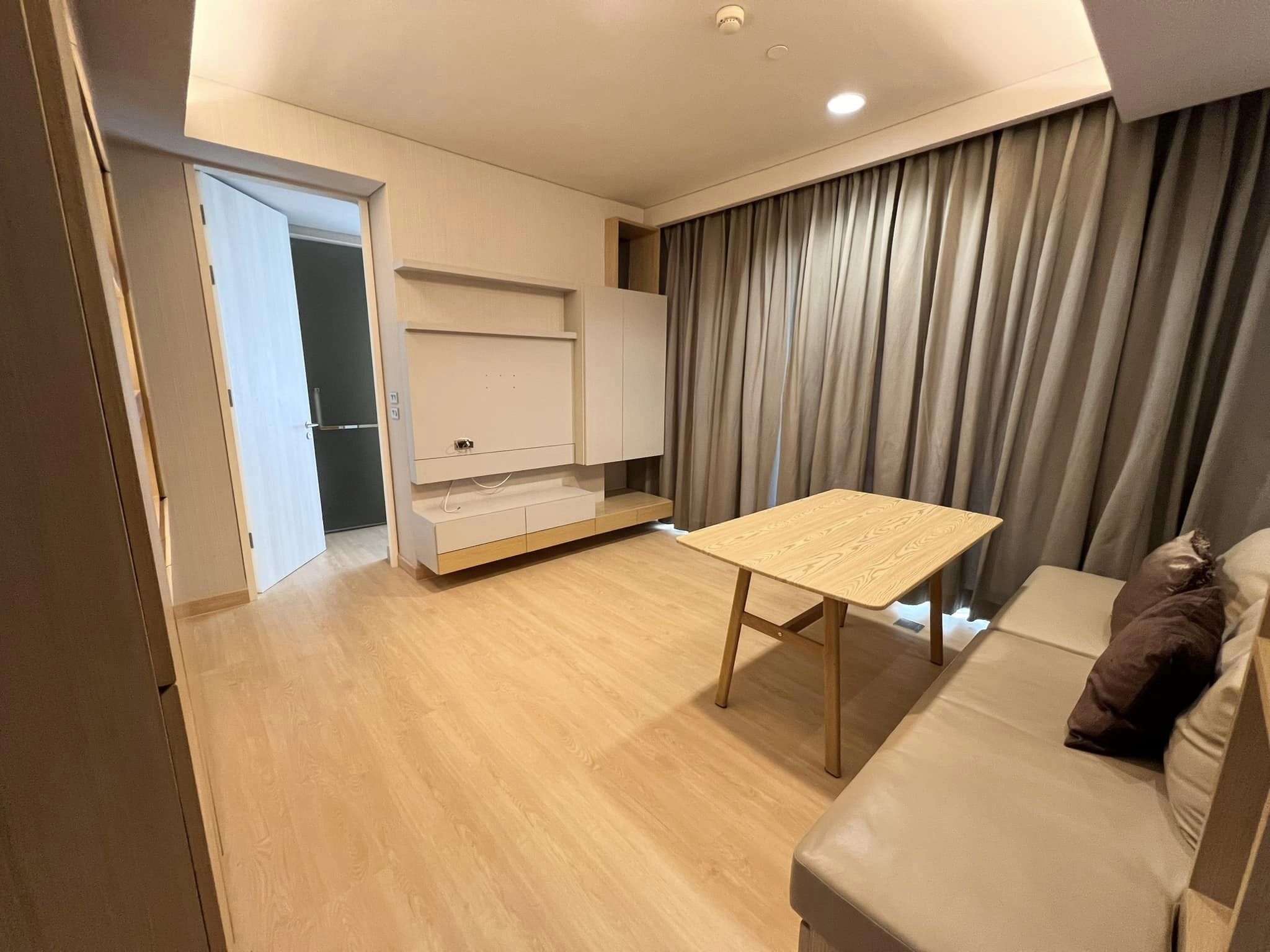 1 Bedroom Condo For Sale in Khlong Tan, Khlong Toei, Bangkok - Image 1