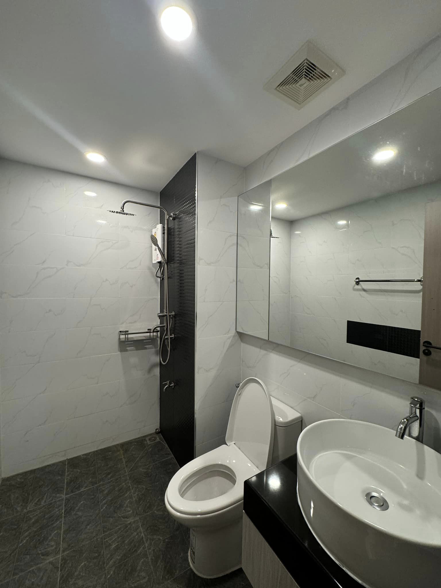Mahidol Condo - Image 4