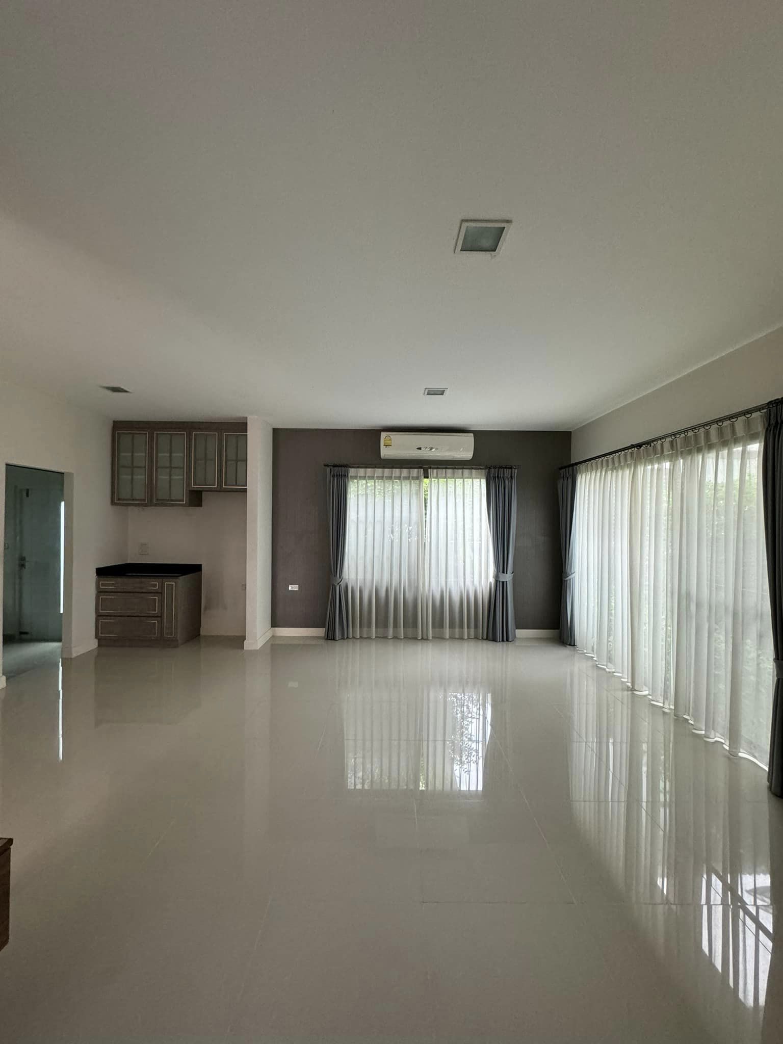 3 ห้องนอน บ้านเดี่ยว สำหรับเช่า ใน บางแก้ว, บางพลี, สมุทรปราการ - Image 2