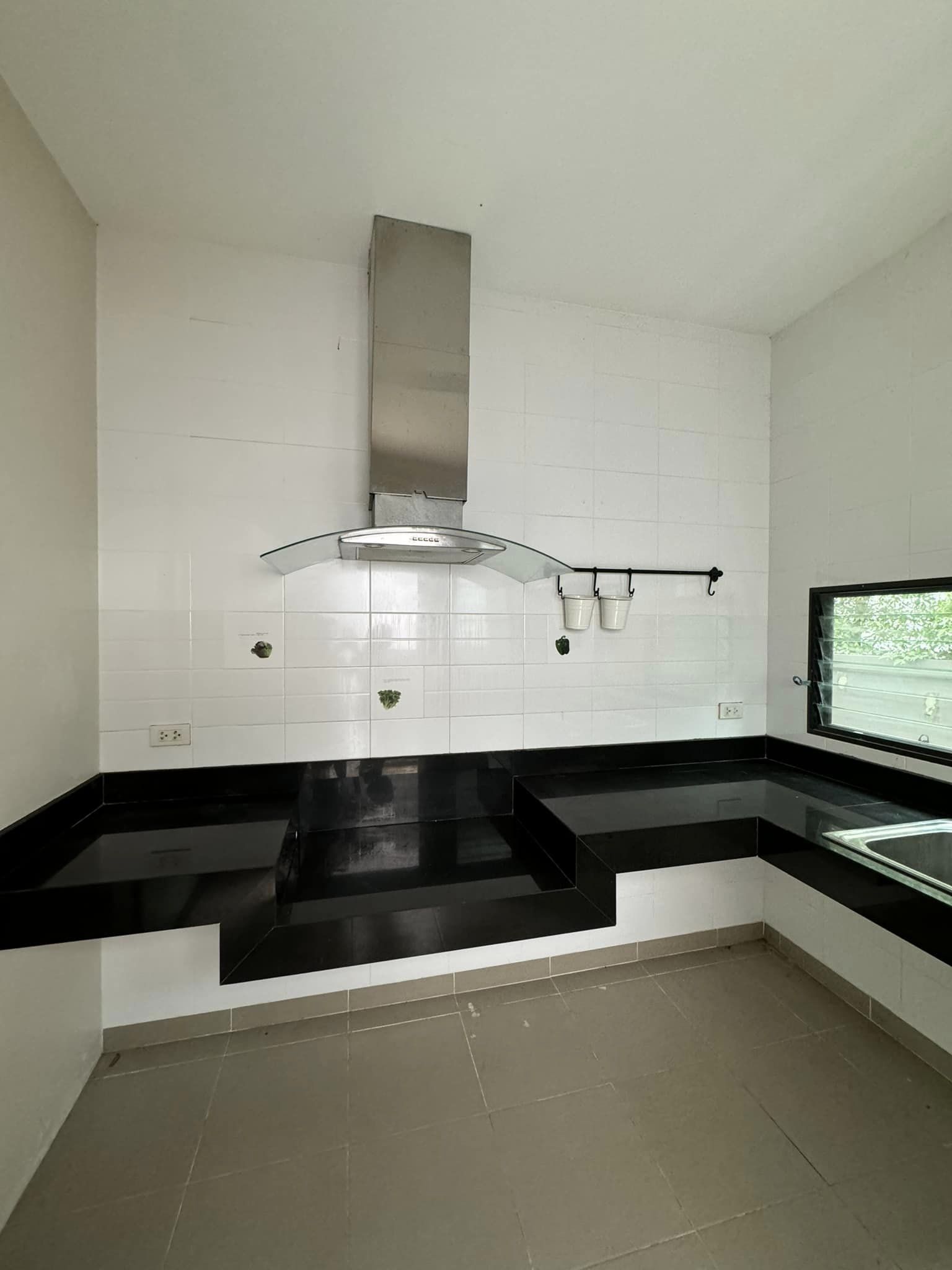 3 ห้องนอน บ้านเดี่ยว สำหรับเช่า ใน บางแก้ว, บางพลี, สมุทรปราการ - Image 9
