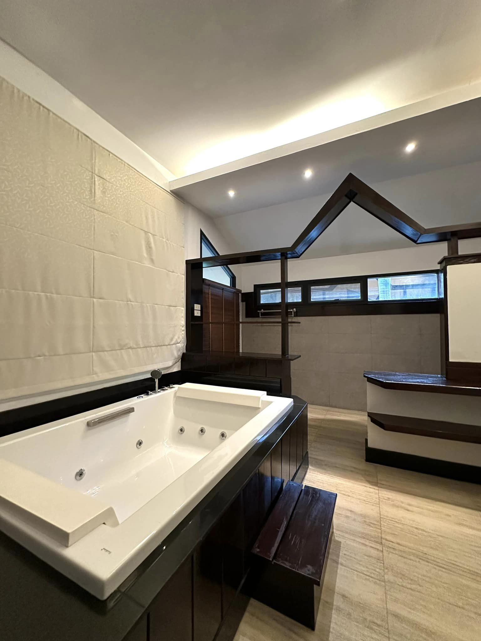 4 Bedroom House For Rent in Don Kaeo, Mae Rim, Chiang Mai - Image 19