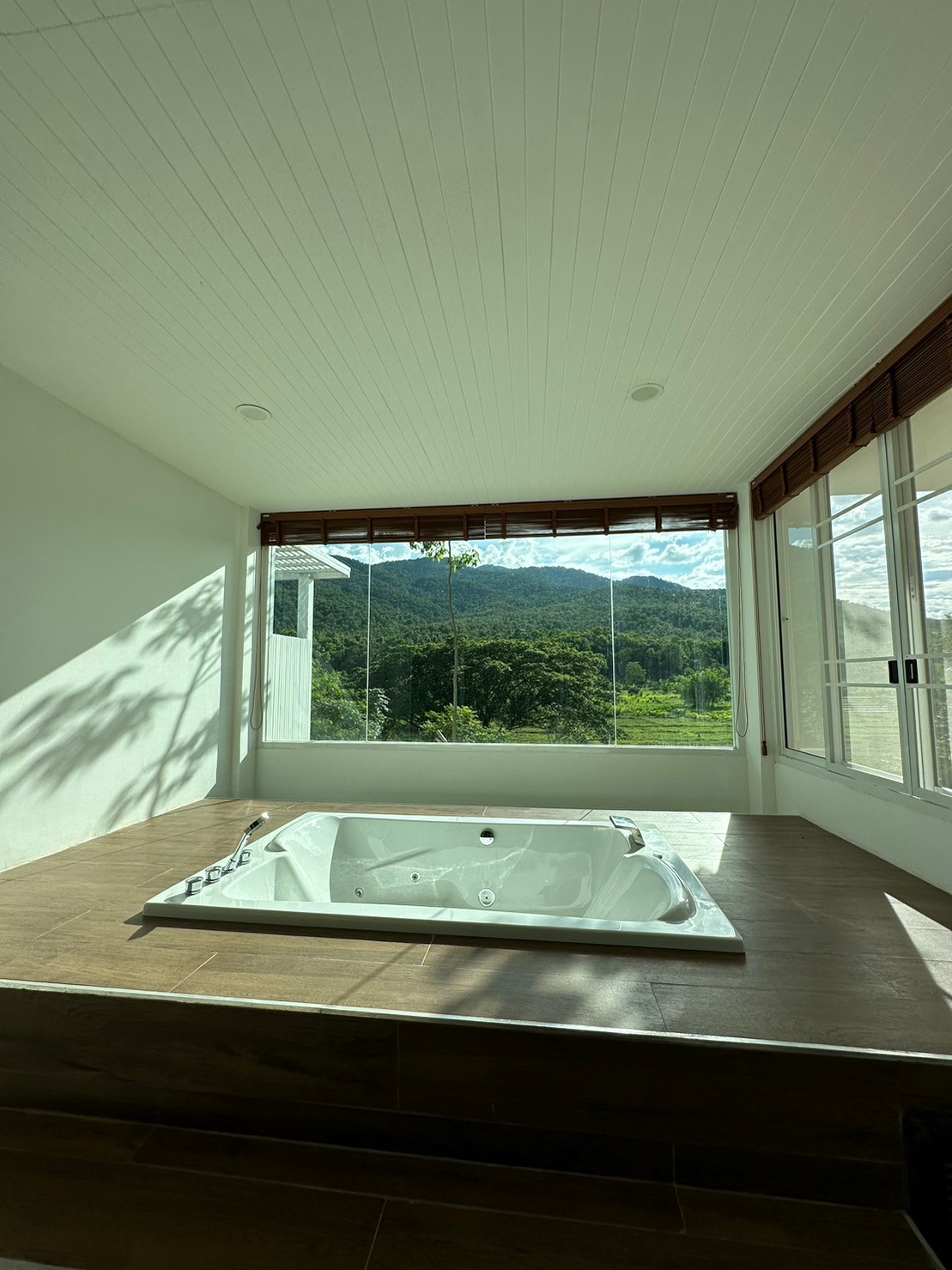5 Bedroom House For Rent in Don Kaeo, Mae Rim, Chiang Mai - Image 11