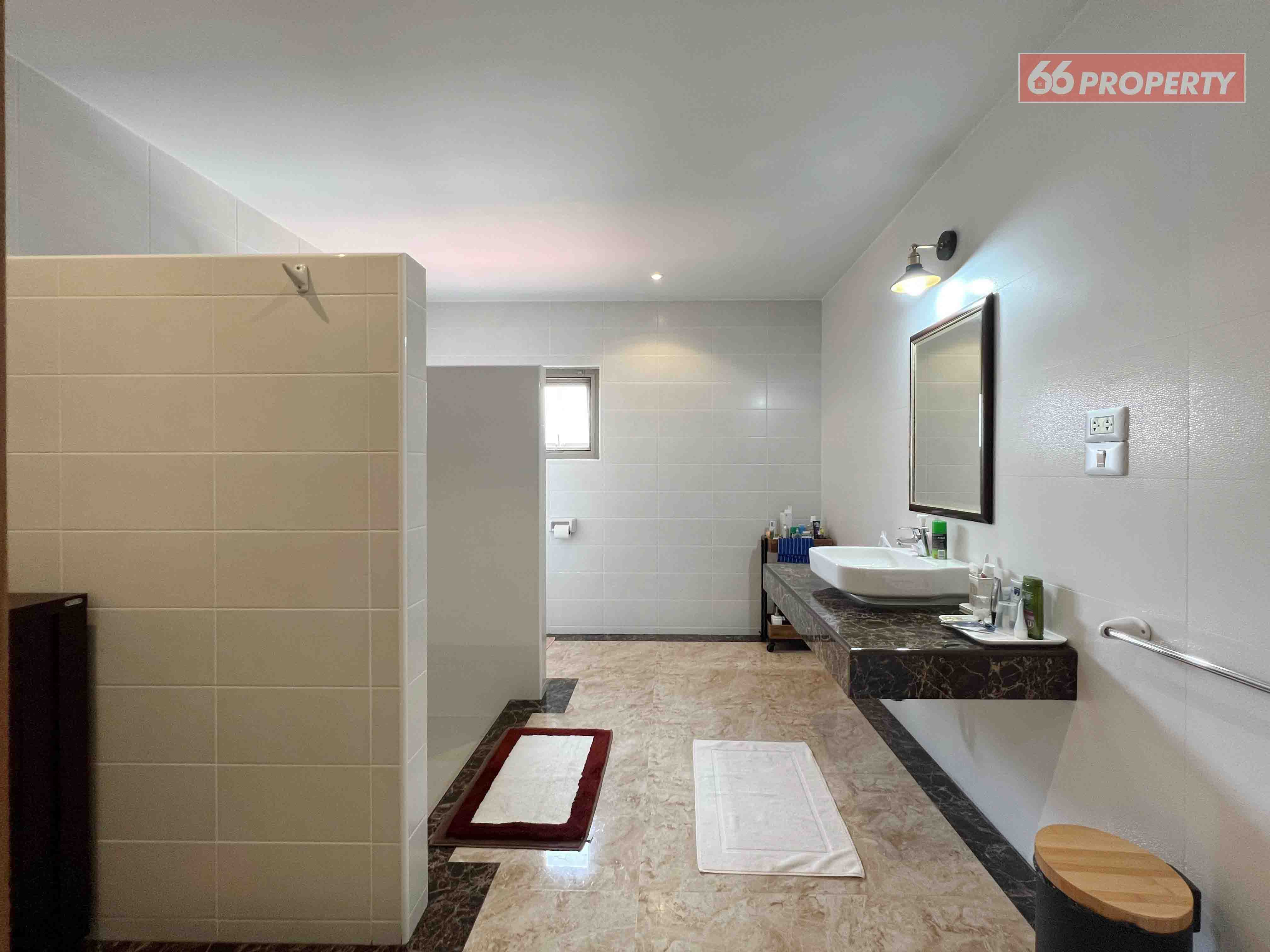 4 Bedroom House For Sale in Wat Ket, Mueang Chiang Mai, Chiang Mai - Image 21