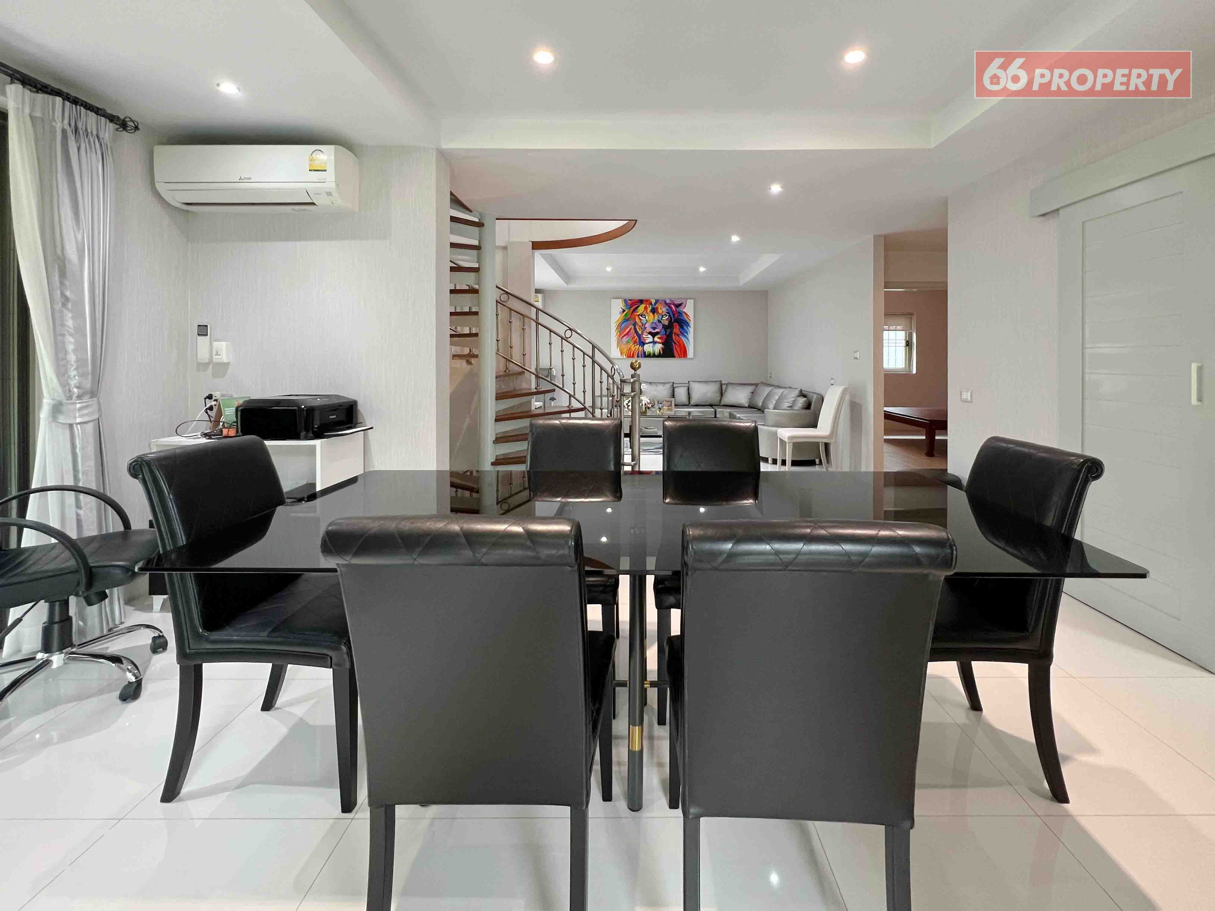 4 Bedroom House For Sale in Wat Ket, Mueang Chiang Mai, Chiang Mai - Image 9